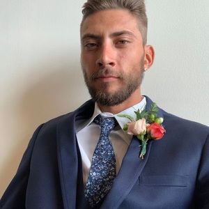 Meet your Posher, Dustin